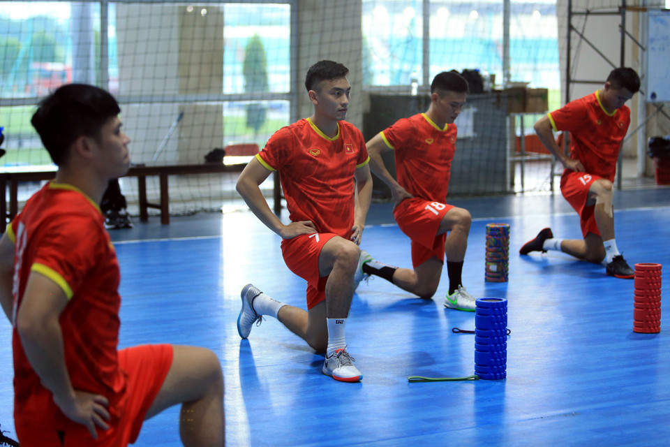 Đội tuyển futsal vừa di chuyển tới Hà Nội để bước vào giai đoạn chuẩn bị quan trọng trước thềm vòng chung kết FIFA World Cup Futsal 2021. (Ảnh: VFF)