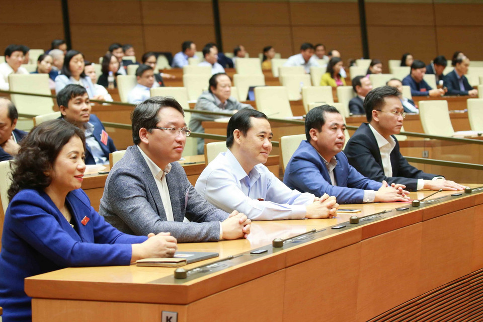 Các đại biểu dự Hội nghị tại điểm cầu chính - Phòng họp Diên Hồng, Nhà Quốc hội (Hà Nội), chiều 28/3. (Ảnh: Phương Hoa/TTXVN)