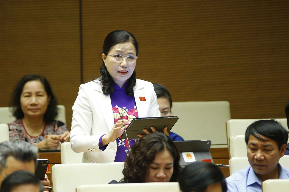 Đại biểu Quốc hội tỉnh Quảng Ninh Đỗ Thị Lan phát biểu ý kiến. (Ảnh: Doãn Tấn/TTXVN)