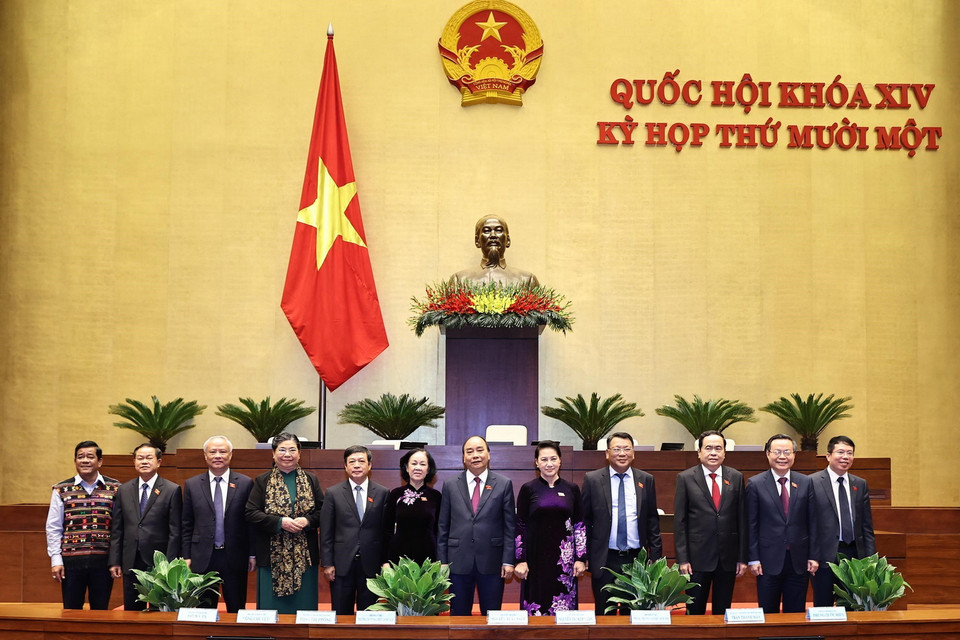 Chủ tịch Quốc hội Nguyễn Thị Kim Ngân và Thủ tướng Nguyễn Xuân Phúc với Đoàn đại biểu Quốc hội tỉnh Lạng Sơn. (Ảnh: Trọng Đức/TTXVN)