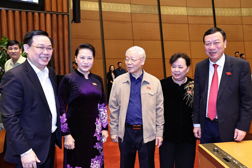 Tổng Bí thư, Chủ tịch nước Nguyễn Phú Trọng, Chủ tịch Quốc hội Nguyễn Thị Kim Ngân với các đại biểu Quốc hội. (Ảnh: Phương Hoa/TTXVN)