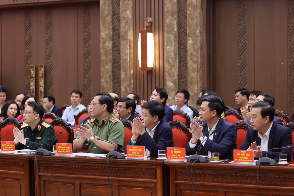 Các lãnh đạo chủ chốt thành phố Hà Nội tham dự buổi làm việc. (Ảnh: Thống Nhất/TTXVN)