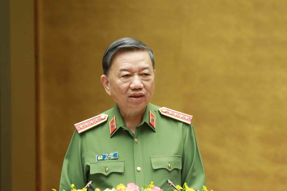 Bộ trưởng Bộ Công an Tô Lâm trình bày chuyên đề: Những nhận thức mới và tư duy mới về an ninh quốc gia. (Ảnh: Phương Hoa/TTXVN)