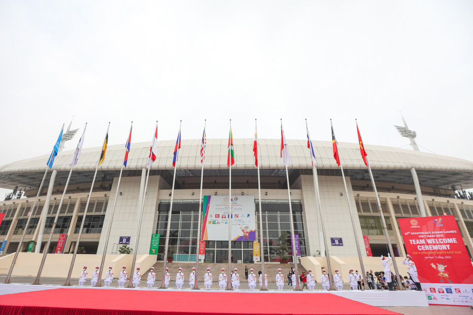 Các là cờ sẽ tung bay tại sân vận động quốc gia Mỹ Đình trong suốt kỳ đại hội SEA Games 31. (Ảnh: Minh Sơn/Vietnam+)