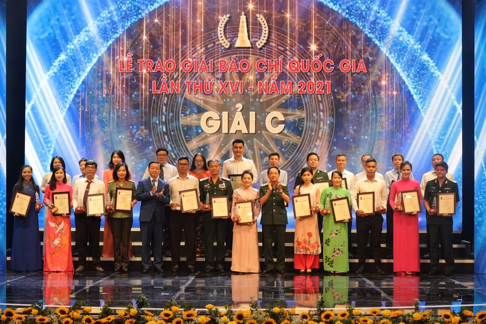 Tại Giải Báo chí Quốc gia năm 2021, Liên Chi hội Nhà báo TTXVN đoạt 3 giải (1 giải A, 1 giải B, 1 giải C). (Ảnh: Hoài Nam/Vietnam+)