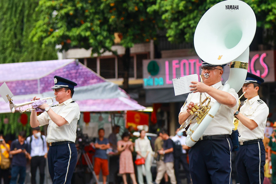 Sự kiện này không chỉ có ý nghĩa riêng với lực lượng công an nhân dân mà còn là sự kiện lớn của công chúng Thủ đô, hấp dẫn người dân và du khách, bạn bè quốc tế. (Ảnh: Minh Sơn/Vietnam+)