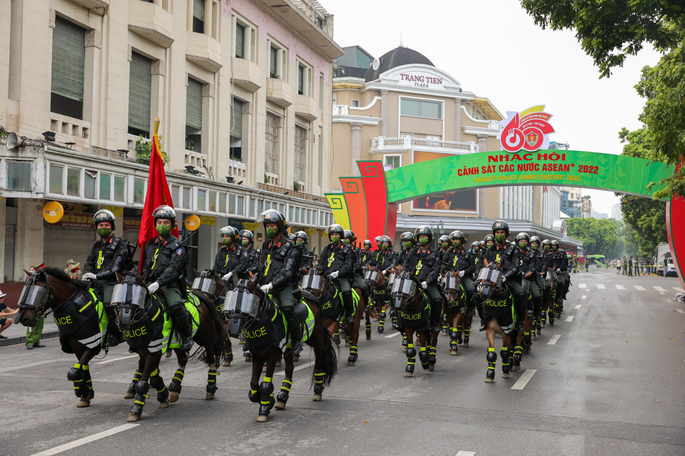 Chương trình nằm trong chuỗi kỷ niệm hoạt động kỷ niệm 60 năm Ngày truyền thống lực lượng cảnh sát nhân dân (20/7/1962 - 20/7/2022). (Ảnh: Minh Sơn/Vietnam+)
