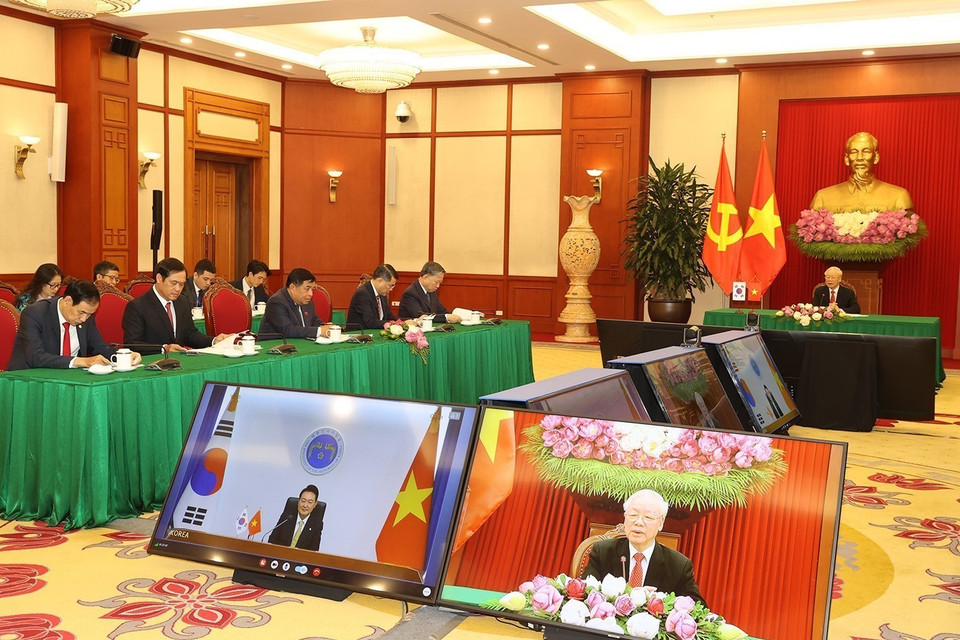 Sáng 8/6/2022, tại Trụ sở Trung ương Đảng, Tổng Bí thư Nguyễn Phú Trọng hội đàm trực tuyến với Tổng thống Hàn Quốc Yoon Suk-yeol. (Ảnh: Trí Dũng/TTXVN)