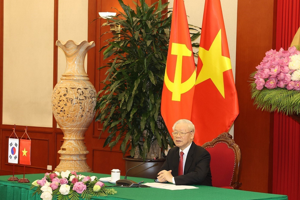 Tổng Bí thư trong cuộc hội đàm trực tuyến với Tổng thống Hàn Quốc, sáng 8/6/2022. (Ảnh: Trí Dũng/TTXVN)