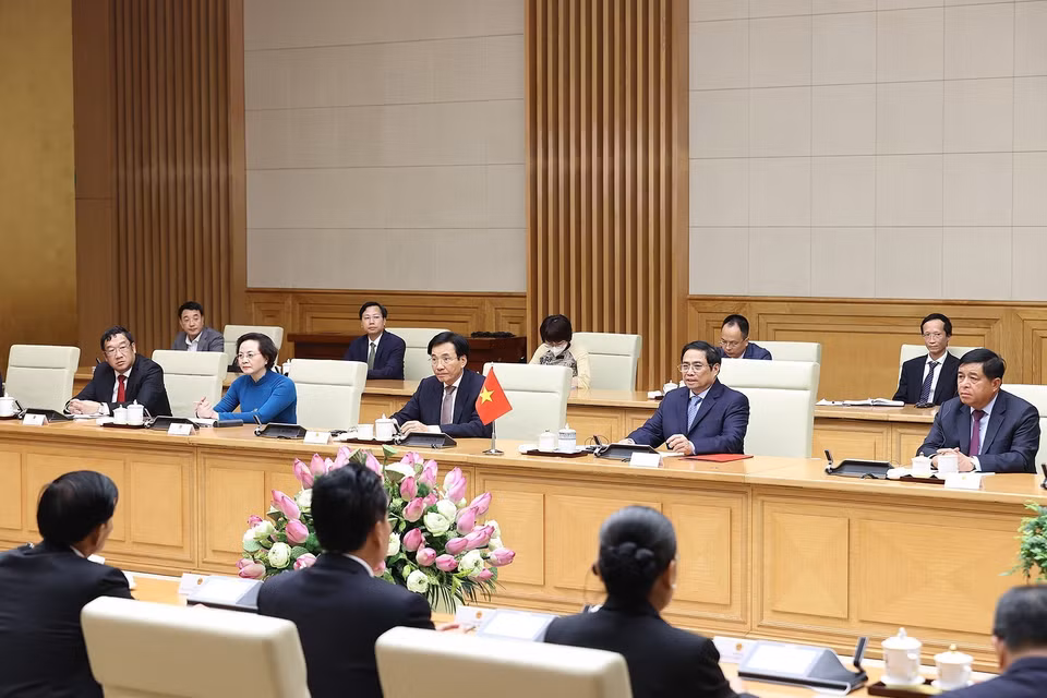 Chiều 18/7/2022, tại Hà Nội, Thủ tướng Chính phủ Phạm Minh Chính tiếp ông Bounthong Chitmany, Ủy viên Bộ Chính trị, Thường trực Ban Bí thư Đảng Nhân dân Cách mạng Lào, Phó Chủ tịch nước Cộng hòa Dân chủ Nhân dân Lào. Ảnh: (Dương Giang/TTXVN)