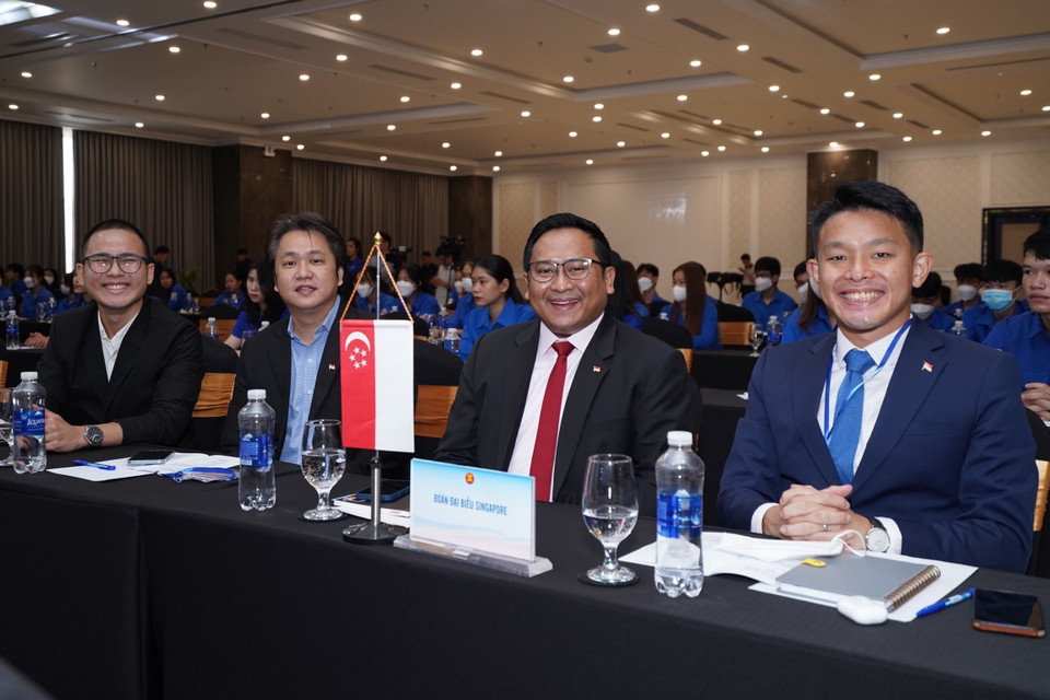 Đại diện đoàn thanh niên tình nguyện Singapore. (Ảnh: Đức Thọ/TTXVN)