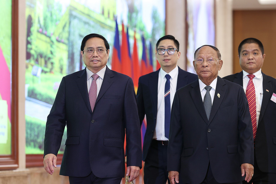 Thủ tướng Phạm Minh Chính tiếp Chủ tịch Quốc hội Vương quốc Campuchia Samdech Heng Samrin. (Ảnh: Dương Giang/TTXVN)