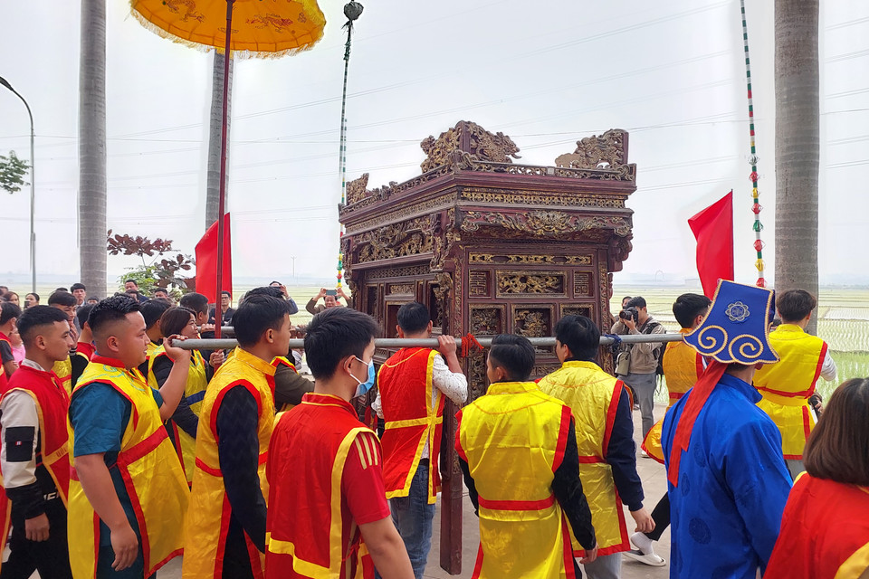 Đây là những giá trị tinh thần của một vùng đất cổ chứa đựng nhiều giá trị lịch sử, văn hóa, là một trong những điểm đến nằm trong tua du lịch về nguồn của ba tỉnh Phú Thọ-Lào Cai-Yên Bái, ôn lại truyền thống đấu tranh giữ nước, dựng nước của dân tộc và thể hiện đạo lý “uống nước nhớ nguồn” của dân tộc Việt Nam. (Ảnh: Minh Thu/Vietnam+)