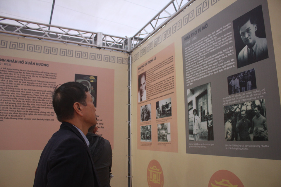 Ngày thơ Việt Nam năm nay sẽ diễn ra cả ngày 5/2 trên cả nước, thay vì chỉ tập trung trong buổi sáng như những năm trước. Đến tối cùng ngày, Đêm thơ Nguyên Tiêu tại nhiều tỉnh, thành sẽ đồng loạt được tổ chức. (Ảnh: Minh Anh/Vietnam+)