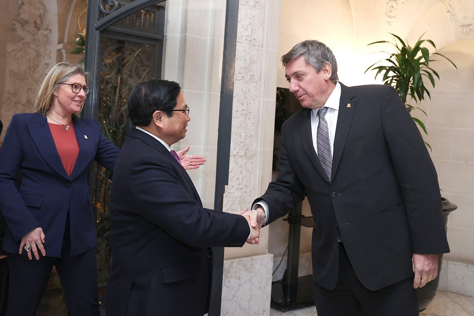 Thủ tướng Phạm Minh Chính làm việc với ông Jan Jambon, Bộ trưởng - Thủ hiến vùng Flanders. (Ảnh: Dương Giang/TTXVN)