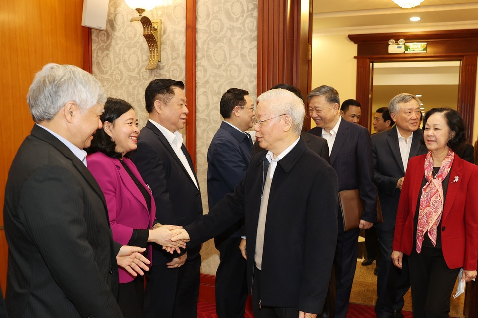 Tổng Bí thư, Chủ tịch nước Nguyễn Phú Trọng với các đồng chí Bộ Chính trị, Ban Bí thư. (Ảnh: Trí Dũng/TTXVN)