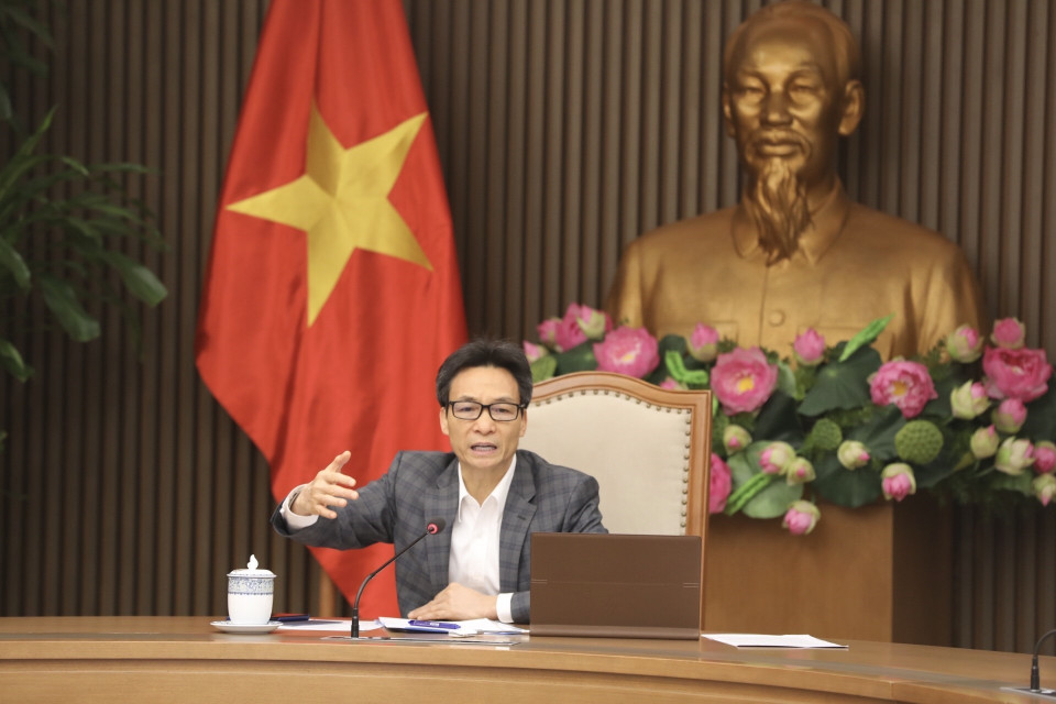 Phó Thủ tướng Vũ Đức Đam chủ trì phiên họp.(Ảnh: Minh Quyết/TTXVN)