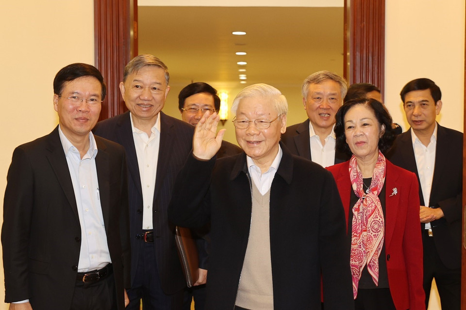 Tổng Bí thư, Chủ tịch nước Nguyễn Phú Trọng và các đồng chí Bộ Chính trị, Ban Bí thư đến dự phiên họp.(Ảnh: Trí Dũng/TTXVN)