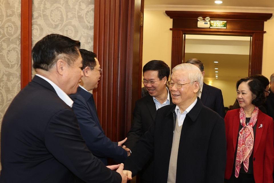 Tổng Bí thư, Chủ tịch nước Nguyễn Phú Trọng với các đồng chí Bộ Chính trị, Ban Bí thư. (Ảnh: Trí Dũng/TTXVN)