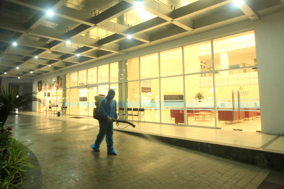 Ngay trong đêm lệnh phong tỏa đã được thực hiện tại Bệnh viện quốc tế Vinmec Hải Phòng. (Ảnh: An Đăng/TTXVN)