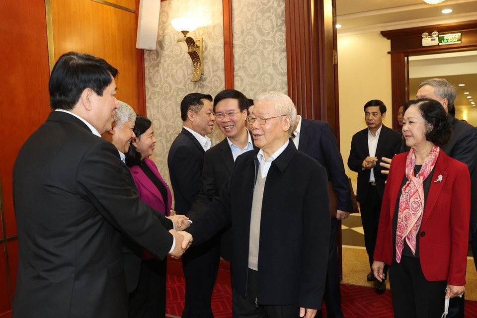 Tổng Bí thư, Chủ tịch nước Nguyễn Phú Trọng với các đồng chí Bộ Chính trị, Ban Bí thư. (Ảnh: Trí Dũng/TTXVN)