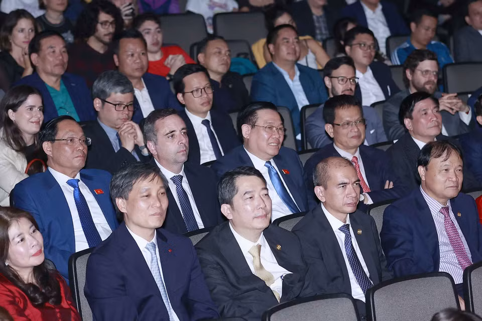 Chủ tịch Quốc hội Vương Đình Huệ và đại biểu dự chương trình. (Ảnh: Doãn Tấn/TTXVN)