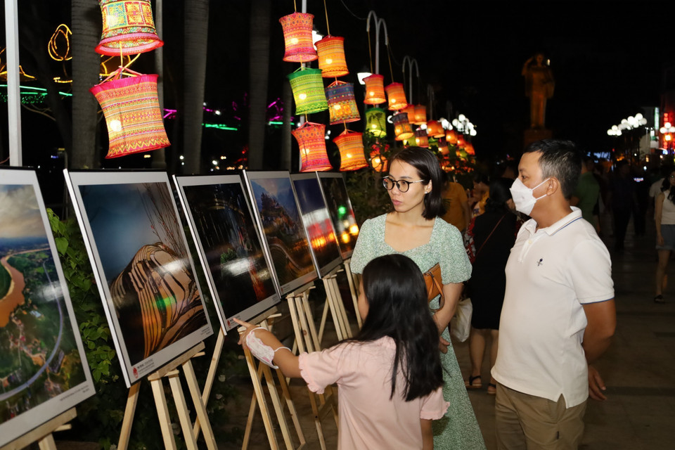 Các hoạt động trong Tuần Du lịch Văn hóa Tây Bắc năm 2023 tại Cần Thơ thu hút đông đảo khách trong nước và quốc tế. (Ảnh: Ánh Tuyết/TTXVN)