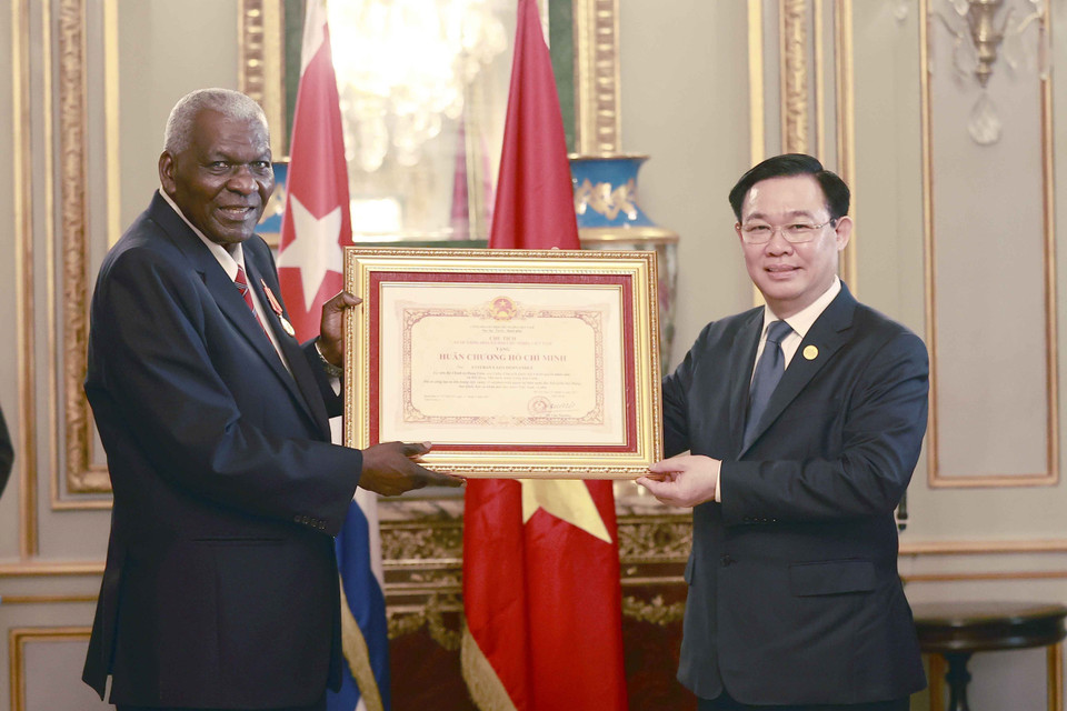 Chủ tịch Quốc hội Cuba Esteban Lazo Hernandez đã có công lao to lớn trong việc củng cố và phát triển quan hệ hữu nghị đặc biệt giữa hai Đảng, hai Quốc hội và nhân dân hai nước Việt Nam-Cuba. (Ảnh: Doãn Tấn/TTXVN)