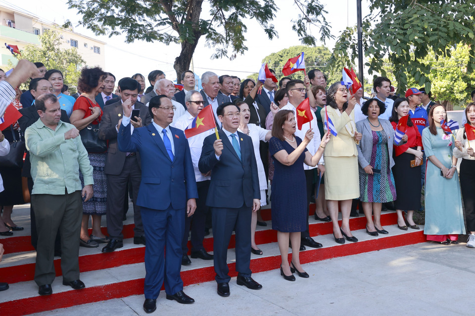 Chủ tịch Quốc hội Vương Đình Huệ và đại biểu dự buổi lễ. (Ảnh: Doãn Tấn/TTXVN)