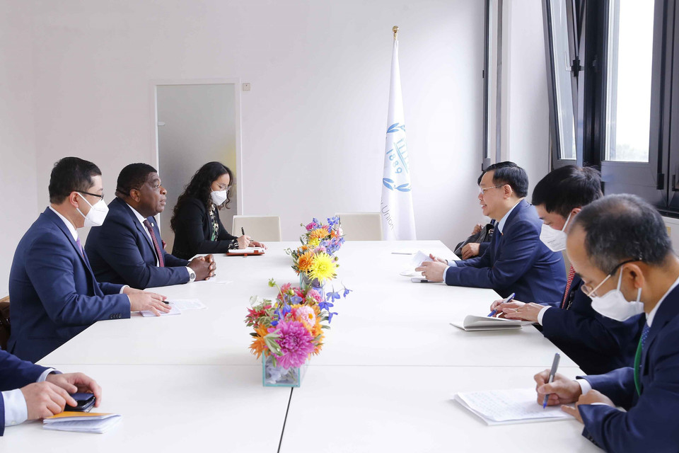 Chủ tịch Quốc hội Vương Đình Huệ gặp Tổng Thư ký IPU Martin Chungoong. (Ảnh: Doãn Tấn/TTXVN)