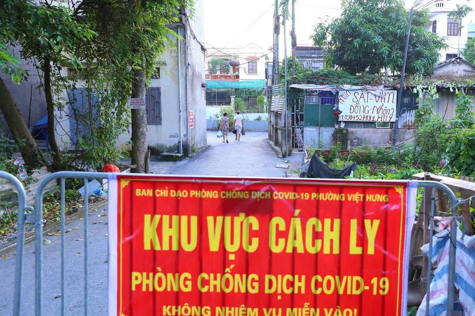 Mọi ngả đường vào khu vực đều được rào chắn. (Ảnh: Hoàng Hiếu/TTXVN)