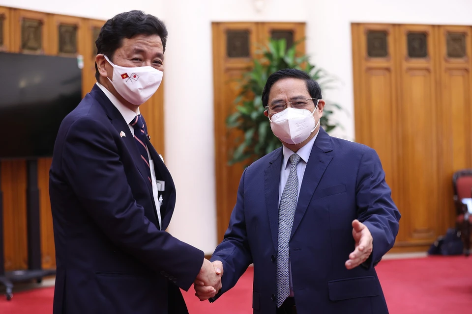 Thủ tướng Phạm Minh Chính tiếp Bộ trưởng Quốc phòng Nhật Bản Kishi Nobuo. (Ảnh: Dương Giang/TTXVN)