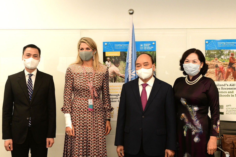 Chủ tịch nước Nguyễn Xuân Phúc gặp Hoàng hậu Hà Lan Maxima. (Ảnh: Thống Nhất/TTXVN)