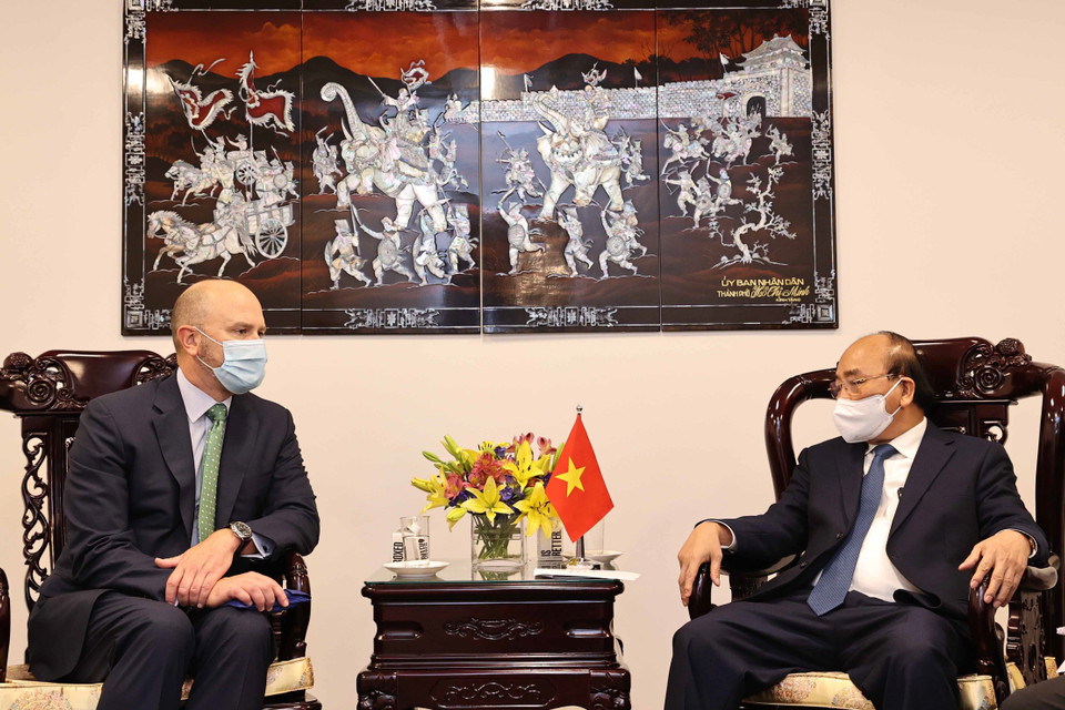 Chủ tịch nước Nguyễn Xuân Phúc tiếp tập đoàn Blackrock. (Ảnh: Thống Nhất/TTXVN)