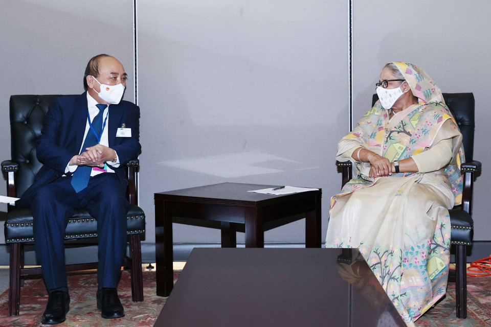 Chủ tịch nước Nguyễn Xuân Phúc gặp Thủ tướng Bangladesh Sheikh Hasina. (Ảnh: Thống Nhất/TTXVN)