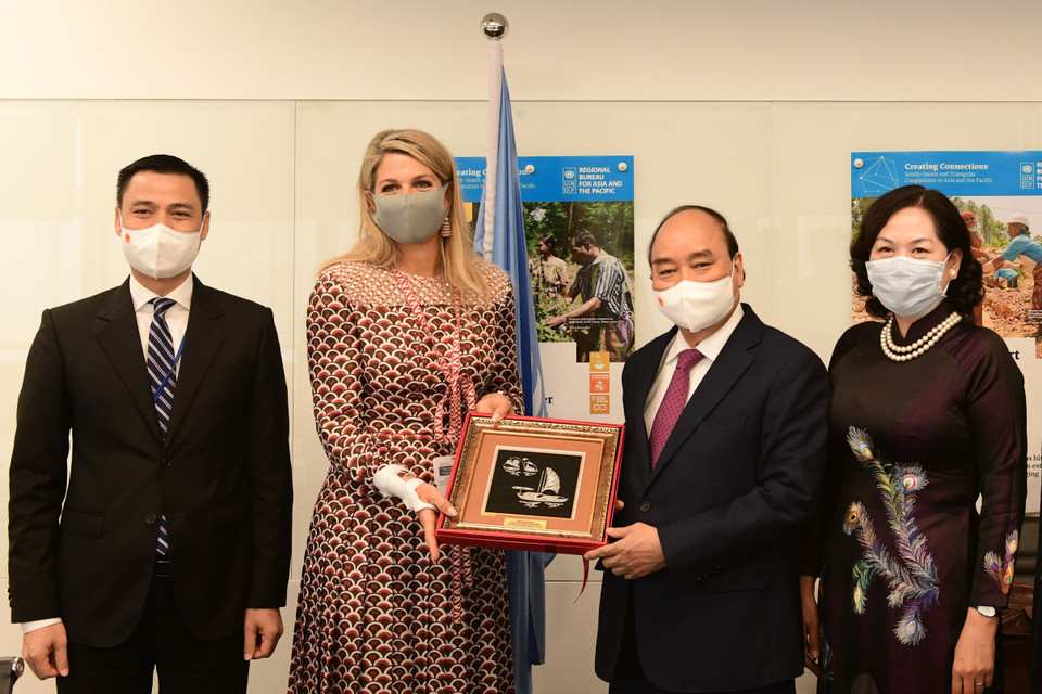 Chủ tịch nước Nguyễn Xuân Phúc gặp Hoàng hậu Hà Lan Maxima. (Ảnh: Thống Nhất/TTXVN)