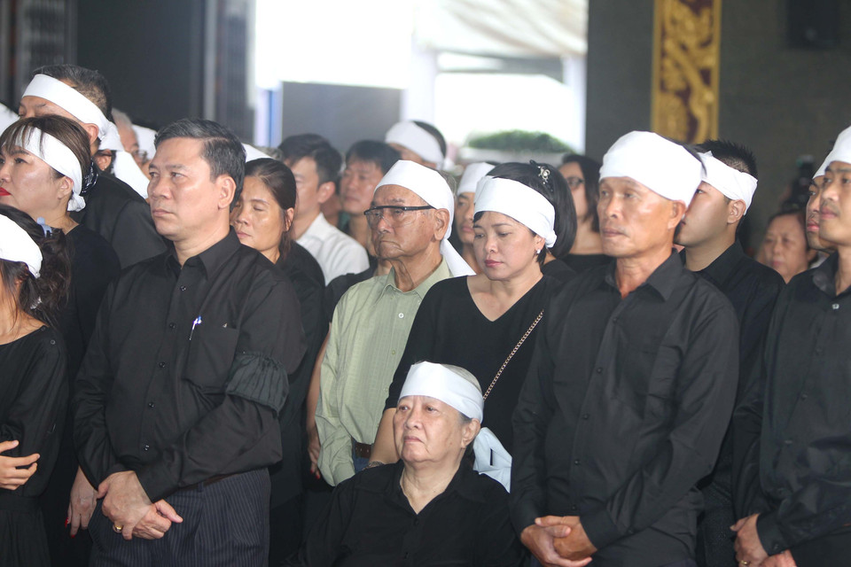 Gia quyến đồng chí Trần Quốc Hương tại lễ viếng. (Ảnh: Thanh Vũ/TTXVN)