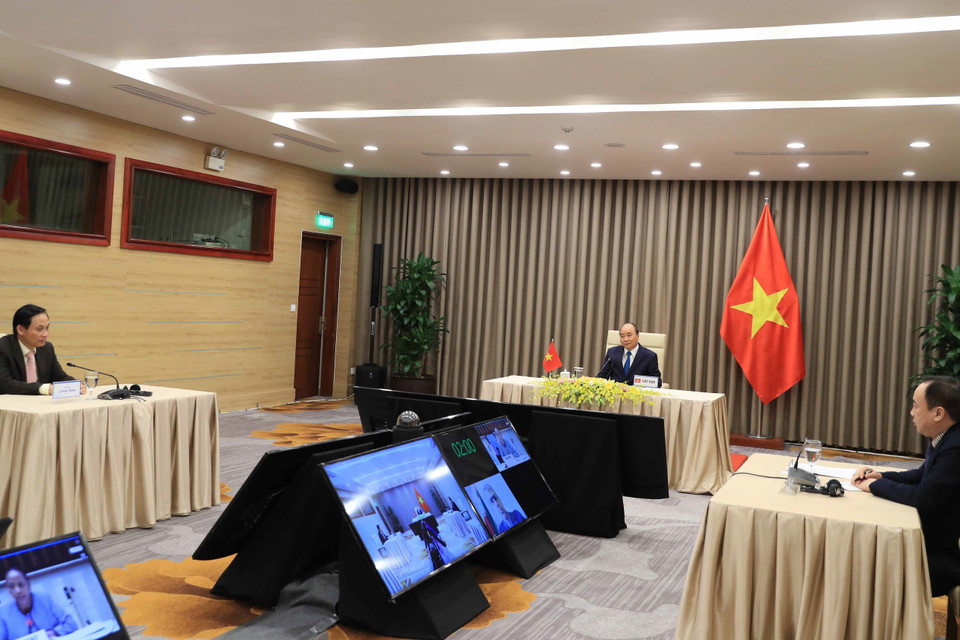 Thủ tướng Nguyễn Xuân Phúc dự cuộc họp trực tuyến Khóa 73 Đại hội đồng Tổ chức Y tế Thế giới. (Ảnh: Thống Nhất/TTXVN)