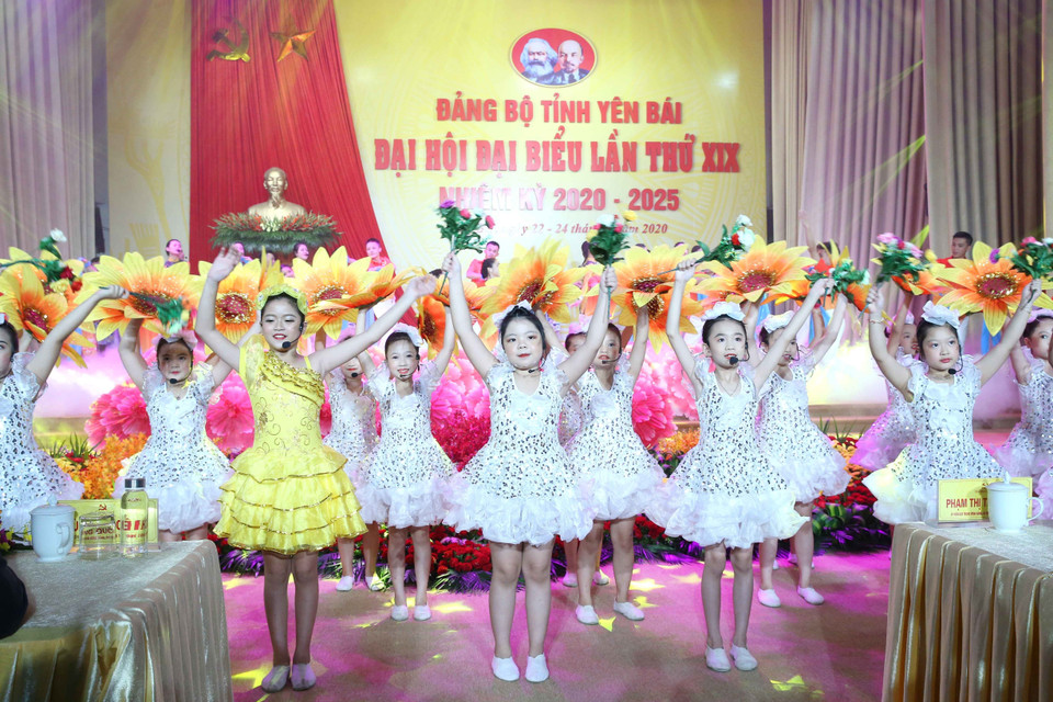 Chương trình nghệ thuật chào mừng Đại hội. (Ảnh: Phương Hoa/TTXVN)