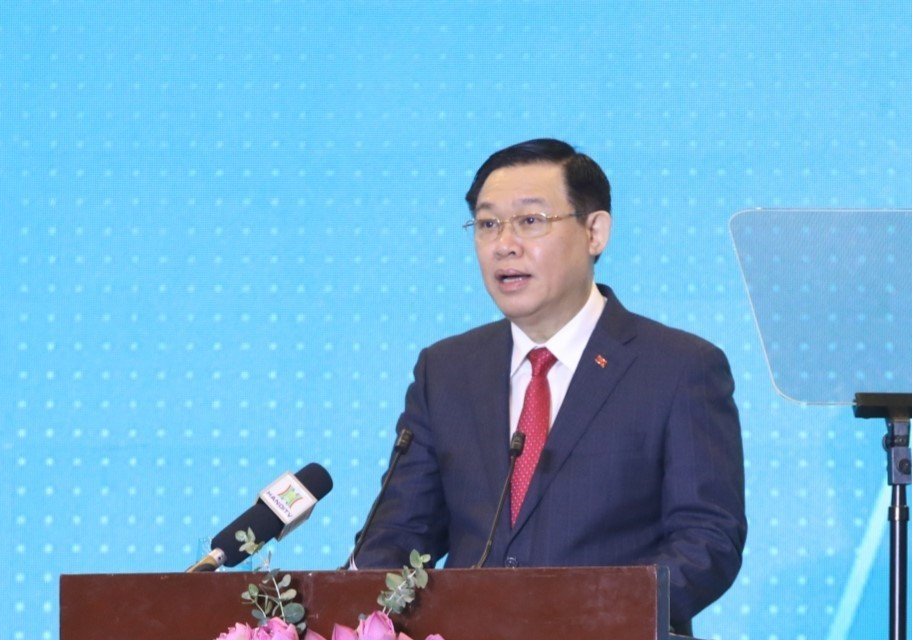 Bí thư Thành ủy Hà Nội Vương Đình Huệ phát biểu khai mạc. (Ảnh: Văn Điệp/TTXVN)