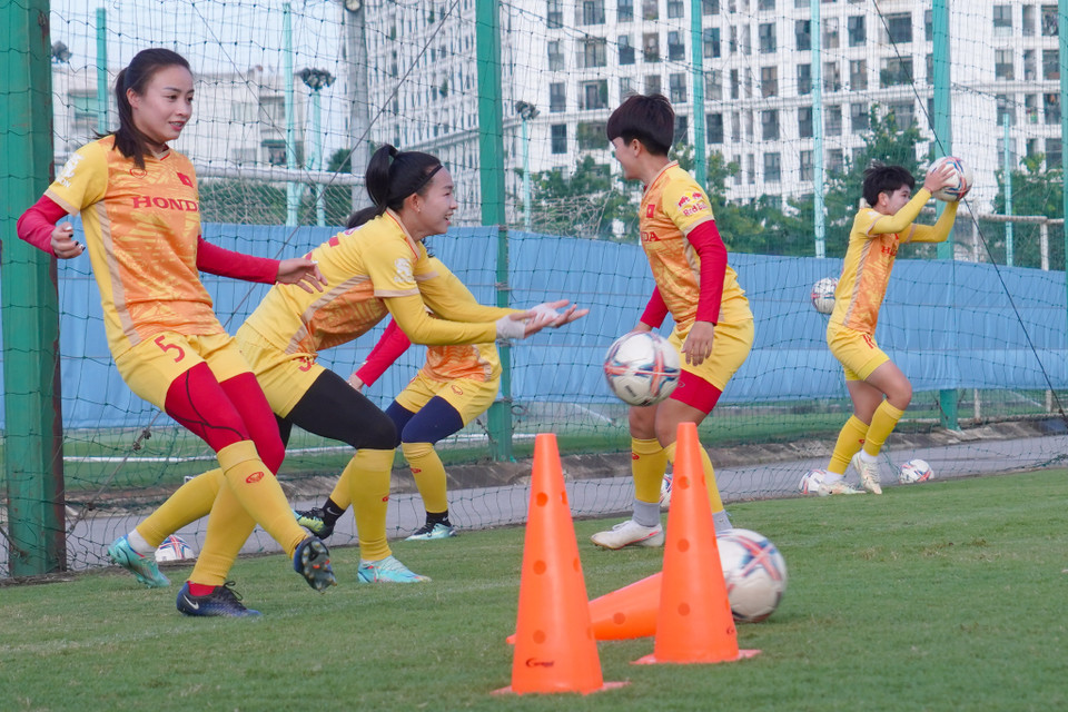 Trong danh sách triệu tập được Huấn luyện viên Mai Đức Chung công bố, có tổng cộng 23 cầu thủ vừa tham dự ASIAD 19 tại Trung Quốc và một nhân tố trẻ. (Ảnh: Việt Anh/Vietnam+)