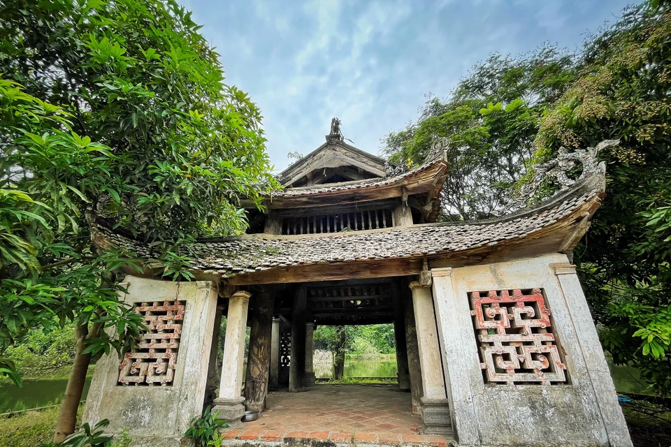 Thủy đình vốn là nhà biểu diễn múa rối nước, gọi theo dân gian là buồng trò và là một trong 4 yếu tố quan trọng làm nên nghệ thuật múa rối nước gồm quân rối, người điều khiển con rối, dàn nhạc và thủy đình. (Ảnh: Xuân Mai/Vietnam+)