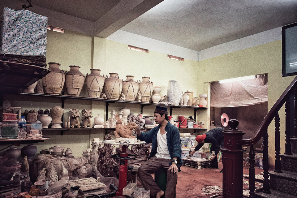 Không gian sáng tạo của Trần Tước.(Ảnh: Xuân Mai/Vietnam+)