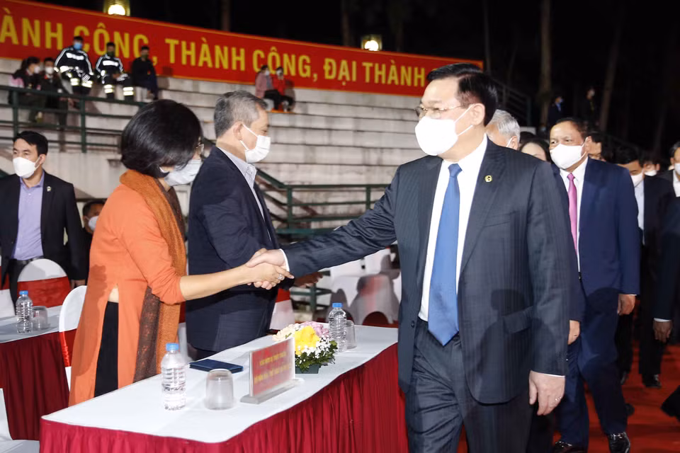 Chủ tịch Quốc hội Vương Đình Huệ dự chương trình nghệ thuật khai mạc Tuần “Đại đoàn kết các dân tộc - Di sản Văn hóa Việt Nam”. (Ảnh: Doãn Tấn/TTXVN)