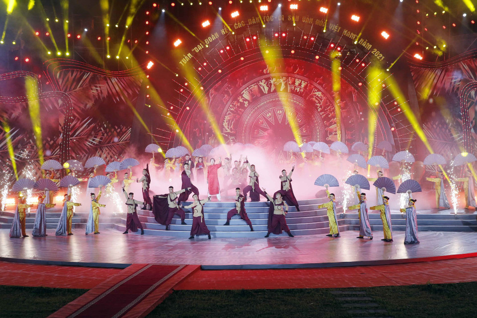 Tiết mục văn nghệ đặc sắc tại chương trình. (Ảnh: Doãn Tấn/TTXVN)