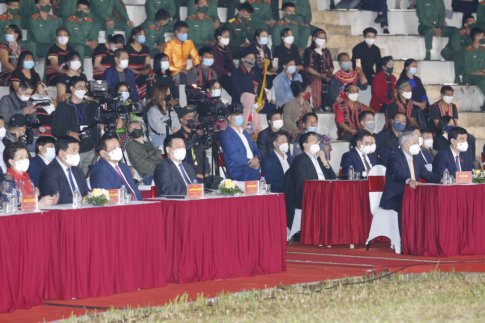 Chủ tịch Quốc hội Vương Đình Huệ và đại biểu dự chương trình. (Ảnh: Doãn Tấn/TTXVN)