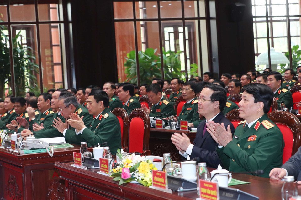 Chủ tịch nước Võ Văn Thưởng cùng các đại biểu tham dự buổi lễ. (Ảnh: Trọng Đức/TTXVN)