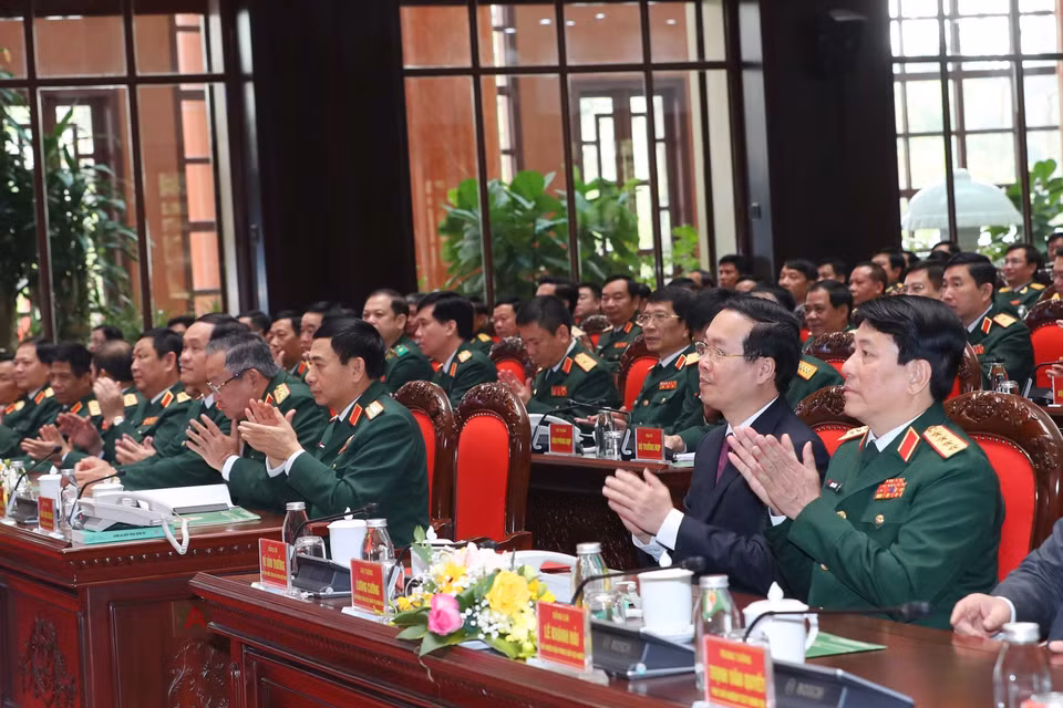 Chủ tịch nước Võ Văn Thưởng cùng các đại biểu tham dự buổi lễ. (Ảnh: Trọng Đức/TTXVN)