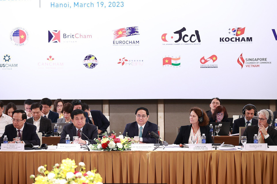 Thủ tướng Phạm Minh Chính phát biểu tại Diễn đàn doanh nghiệp Việt Nam thường niên 2023. (Ảnh: Dương Giang/TTXVN)