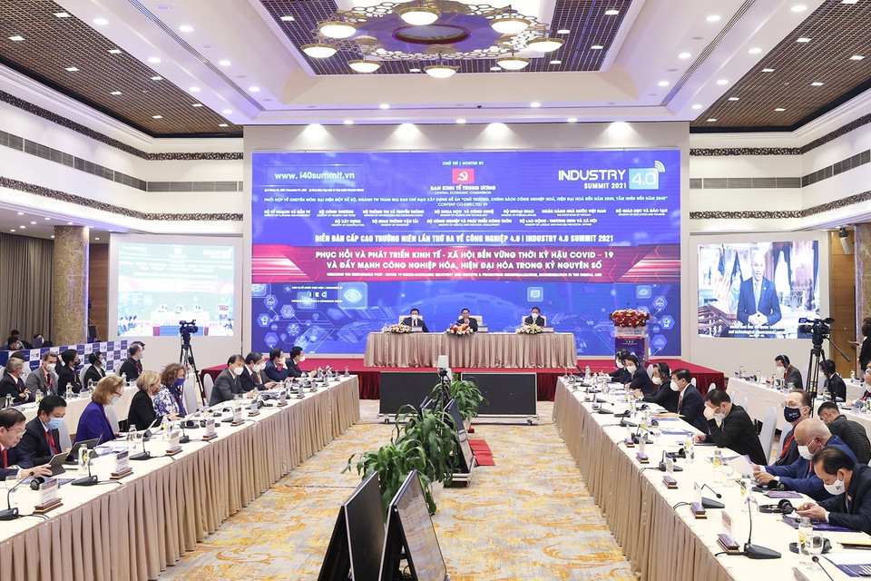 Quang cảnh phiên chính thức Diễn đàn cấp cao thường niên lần thứ ba về Công nghiệp 4.0. (Ảnh: Dương Giang/TTXVN)